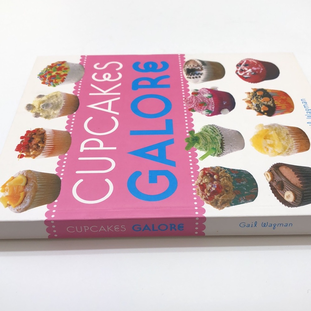 Never Used Cupcakes Galore Cookbook - Picture 4 of 6
